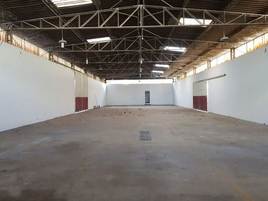 Galpão LOJA 900m² pé dir. 6m, Lote de 2000m² bom para INVESTIDORES, RENDE 30 mil mês, em contrato