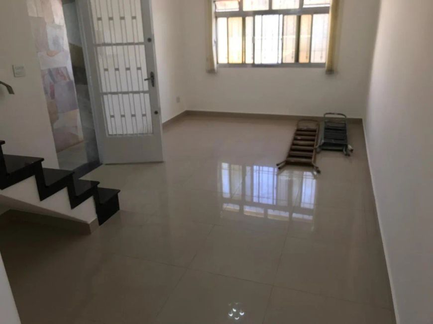 Casa com 3 Dormitórios 2 vagas Vila Bonilha