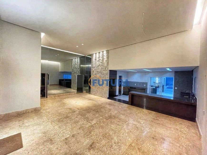 Excelente casa no Jardim Botânico, rica em armários, aceita permuta, ótima localização.