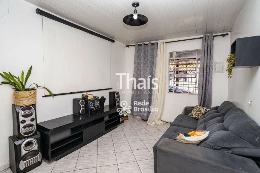 QE 3 | Casa térrea no lote vazado com 3 quartos - 1 vaga - aceita financiamento - Guará I