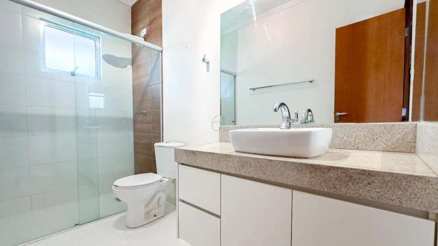 CASA SOLAR DA SERRA COM AMPLO TERRENO E LINDA VISTA PARA O VALE