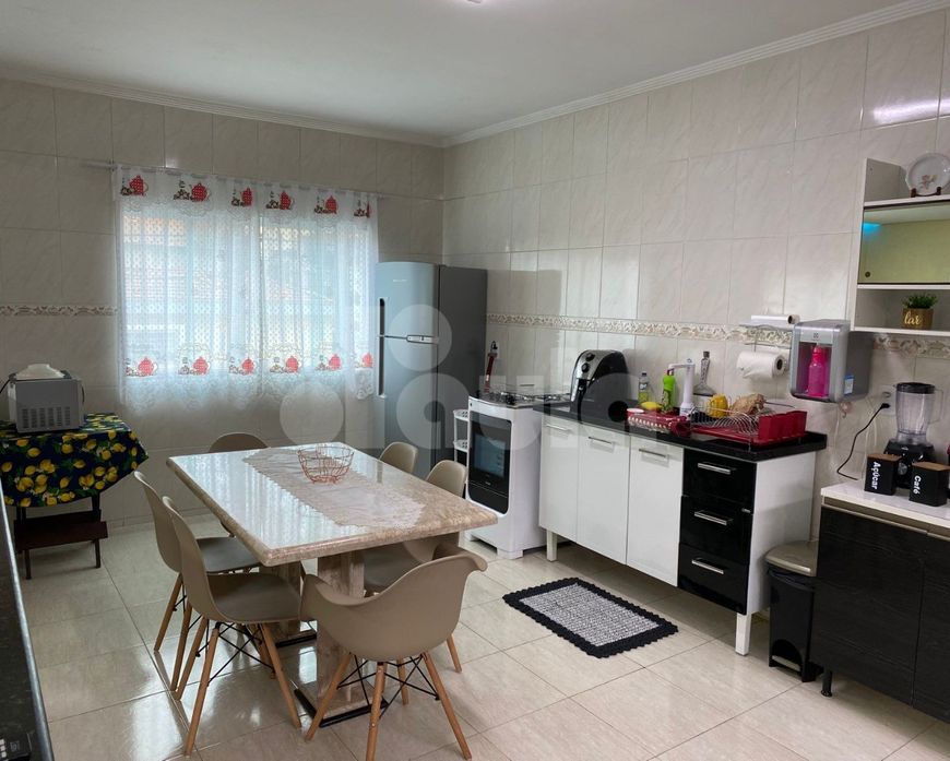 Sobrado 189,00 m² de área útil, e 200 m² de terreno na Vila Pires, Santo André.