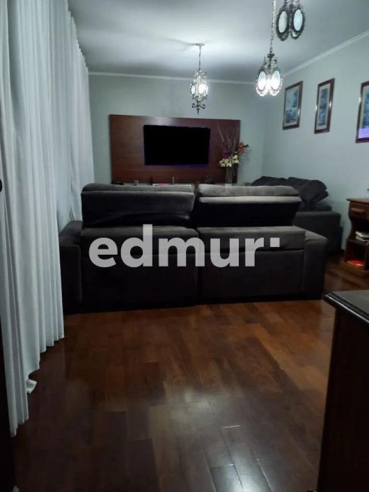 CASA para VENDA com 198m² no bairro Vila Guaraciaba com 3 quartos e 3 vagas. Santo André, SP