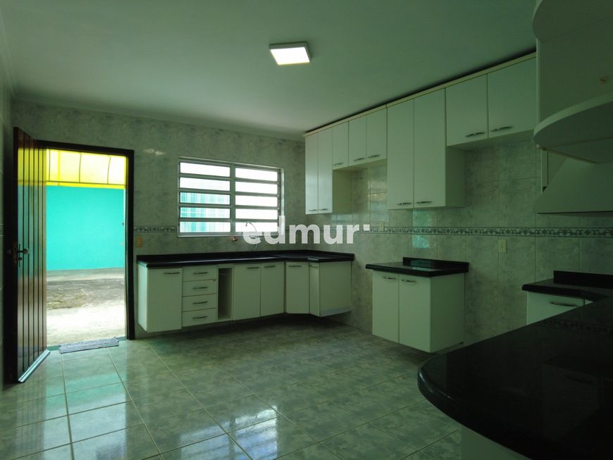 SOBRADO para VENDA com 142m² no bairro Parque Gerassi com 2 quartos e 2 vagas. Santo André, SP