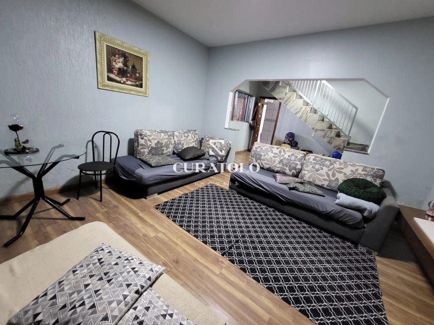 Casa em Santo André com 203 m², 3 Quartos e 3 vagas - Quintal e Churrasqueira - Proprietário com Urg