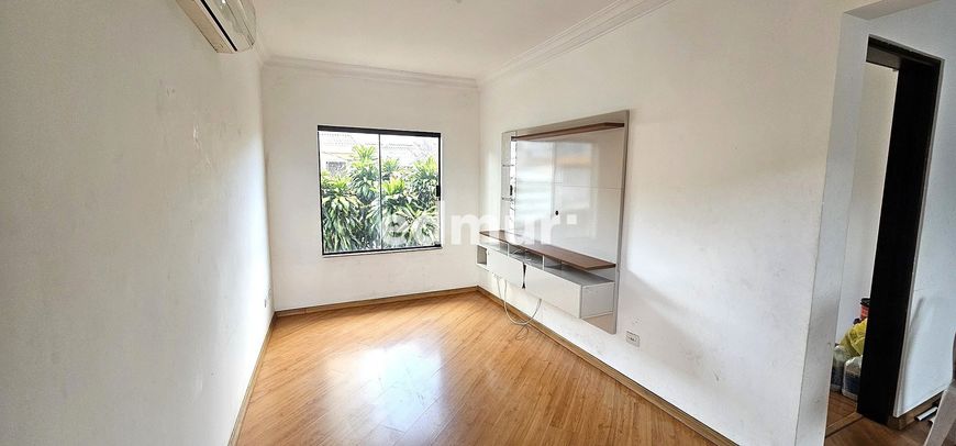 SOBRADO para VENDA com 200m² no bairro Jardim das Maravilhas com 5 quartos e 2 vagas. Santo André, S