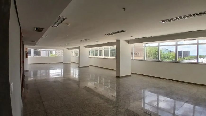 Sala Comercial de Alto Padrão – 230m² no Ed. Carlton Tower