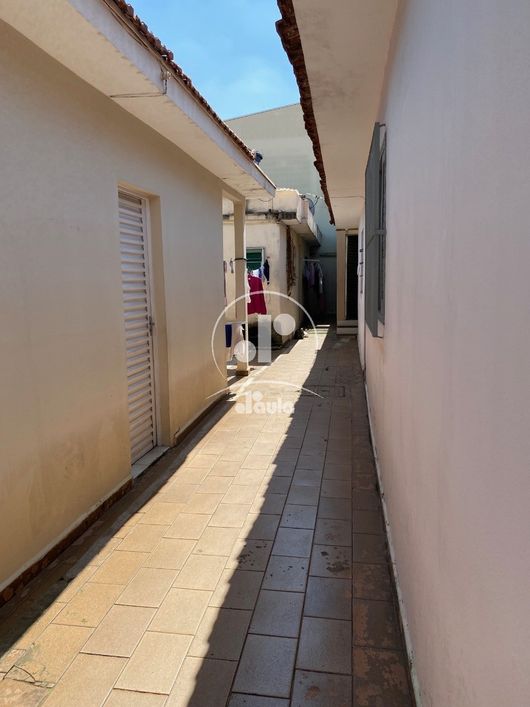 Vila Floresta. Terreno com 250m2, totalmente plano, com 4 casas antigas, porém, habitáveis.