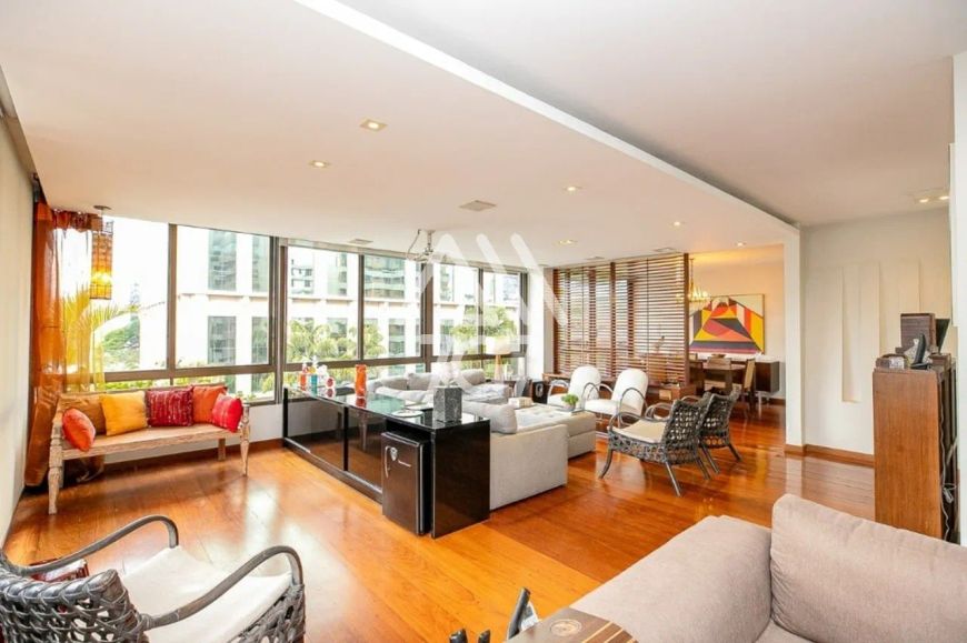 APARTAMENTO À VENDA NO ITAIM BIBI