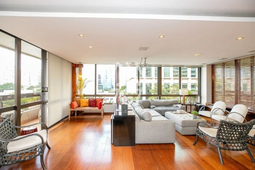 APARTAMENTO À VENDA NO ITAIM BIBI