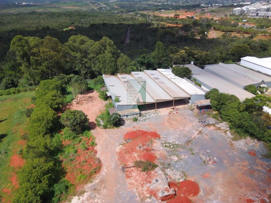 Galpão no SOF Norte
