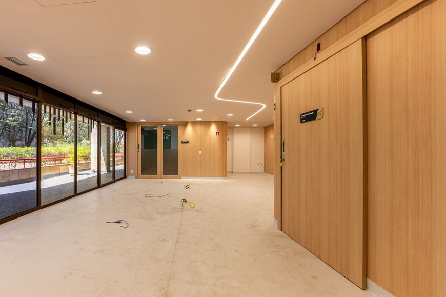 Locação de Clínica Reformada - Edifício Carlton Center 516 Norte Bloco E