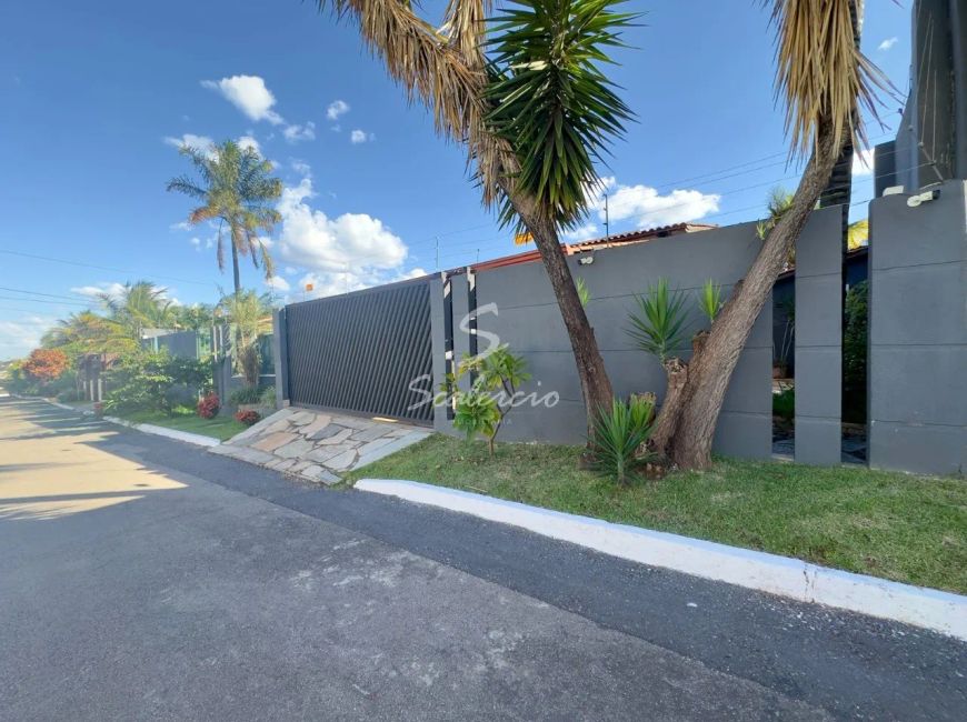 Casa térrea 480m², lote 691m², 5 quartos (4 suítes),condomínio fechado, Vereda da Cruz, SHA .