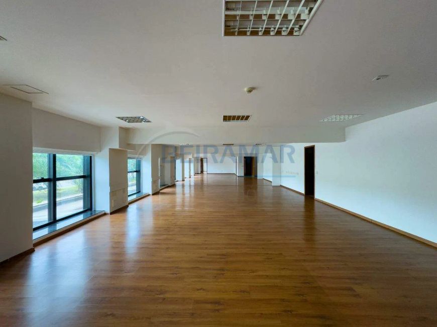 5 Salas com Vista para a W3 Norte, Sala de Reunião, Recepção, Copa e Banheiro Coletivo no Edifício I