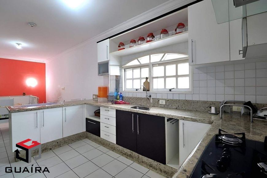Sobrado à venda 3 quartos 2 suítes 3 vagas Aquilino - Santo André - SP