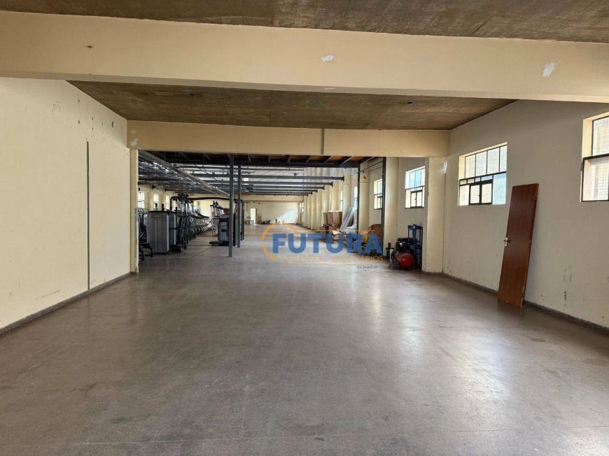 Excelente Galpão com 1590m² - SIG