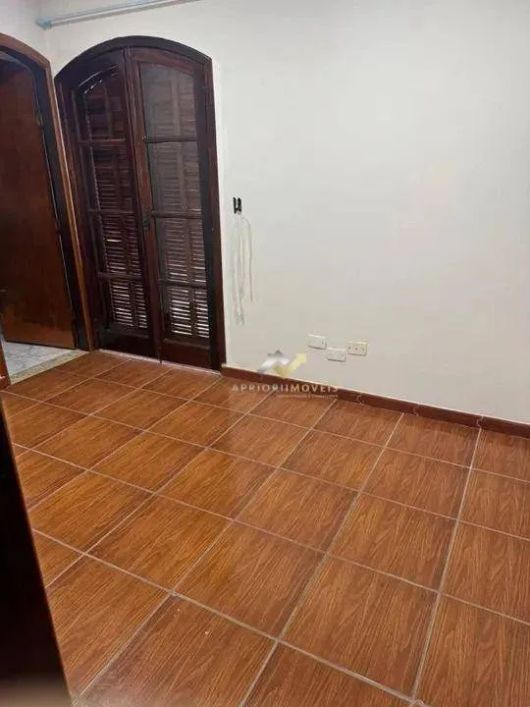 Sobrado com 3 dormitórios à venda, 258 m² por R$ 690.000,00 - Vila Aquilino - Santo André/SP