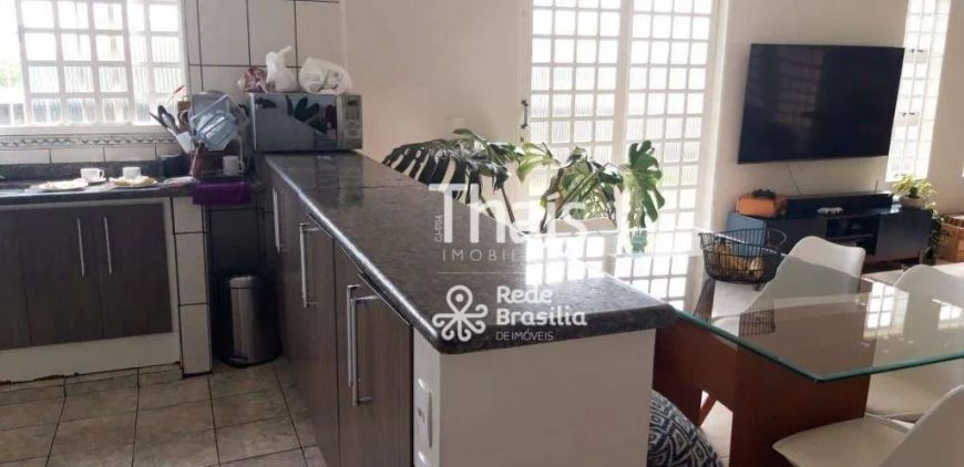 SHA conjunto 5 Cond Solar dos Montes Arniqueiras Casa térrea 3 quartos sendo 1 suite armarios