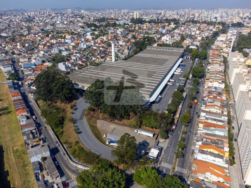 Galpão Logístico para alugar ou vender no Jardim Utinga em Santo André.