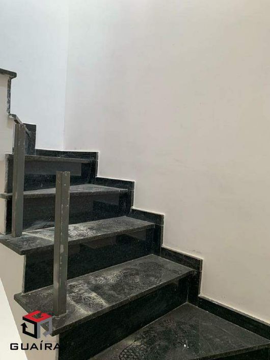 Sobrado à venda 3 quartos 1 suíte 2 vagas Vitória - Santo André - SP