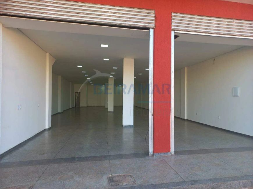 Loja para alugar com 225m² na Avenida Morro da Cruz - São Sebastião