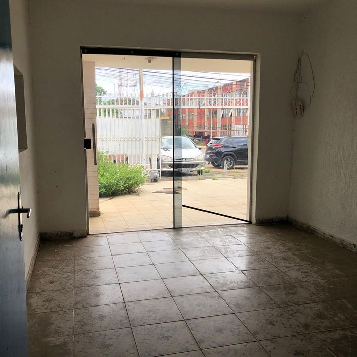 VENDO EXCELENTE CASA NA AVENIDA DAS PALMAEIRAS - Brasília DF