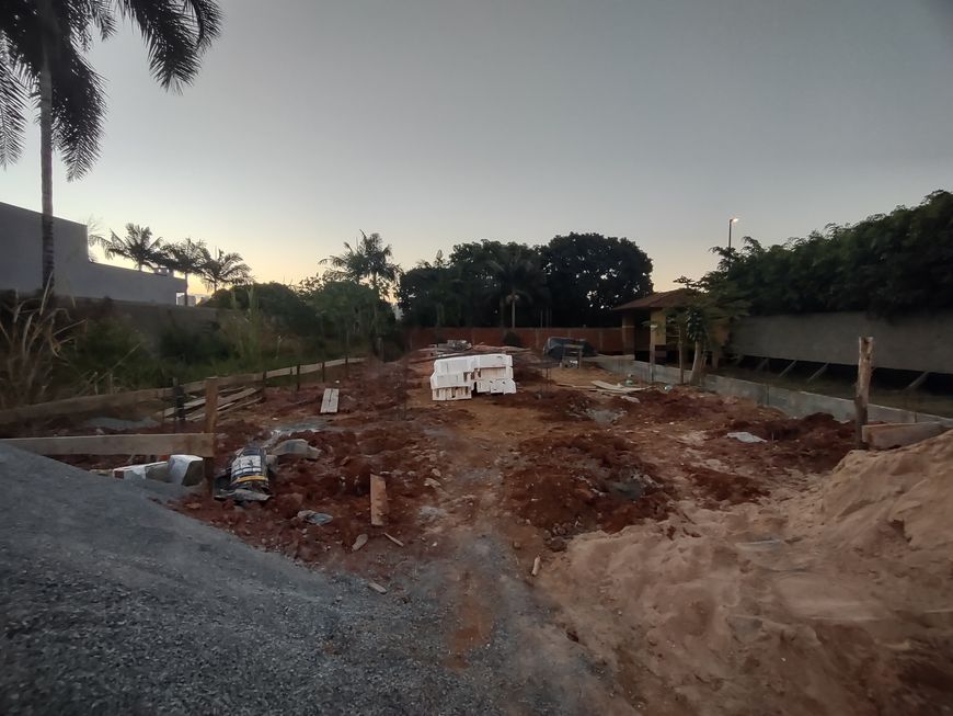 ARNIQUEIRAS CONJ 5, LOTE 400M2, COND ALTO PADRÃO, COLADO NO PARK WAY, SÓ 500MIL AC CARRO