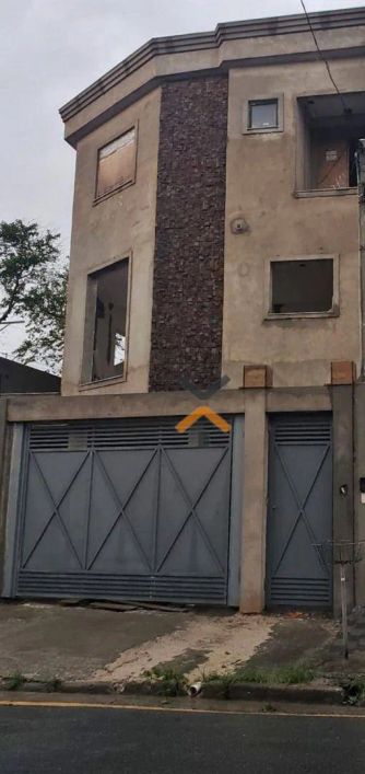 Sobrado com 3 dormitórios à venda, 130 m² por R$ 800.000,00 - Parque Jaçatuba - Santo André/SP