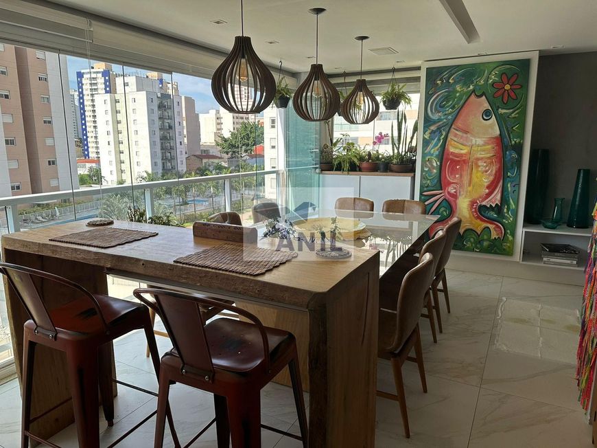Apartamento na Aclimação, SP: 111m², 2 Suítes, 3 Banheiros - R$1.750.000