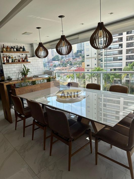 Apartamento na Aclimação, SP: 111m², 2 Suítes, 3 Banheiros - R$1.750.000