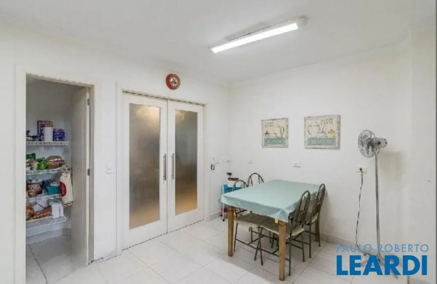 CASA EM CONDOMÍNIO - VILA FLORESTA - SP