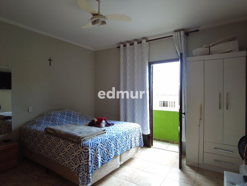 CASA para VENDA com 254m² no bairro Utinga com 4 quartos e 4 vagas. Santo André, SP