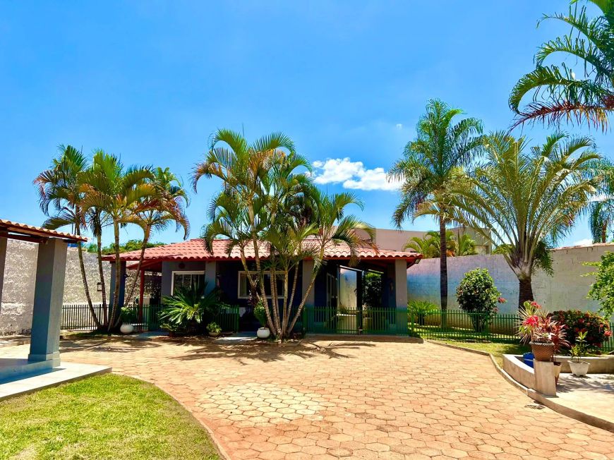 ARNIQUEIRA CONJ 5, CASA 2 SUITES + 1 SUITE NA CHURR, LT 800M2, FINO ACAB, QUITADA TERRACAP, AC IMÓV