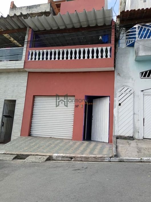 Casa Sobrado (3 casas no terreno), com duas entradas em ruas diferente na Cidade de Santo André