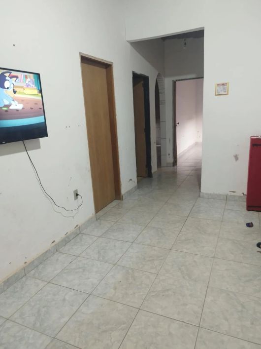 Vendo ótima casa na quadra 24 do Buritis 4