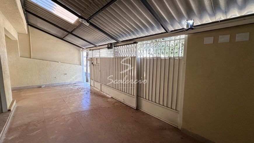 Casa térrea 240m², 3 quartos ( 1 suíte), reformada + apt. 1 suíte, QSF 09, aceita financiamento,