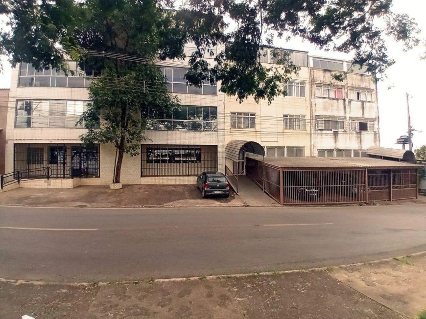 Vende-se prédio comercial e residencial de 5 pavimentos.