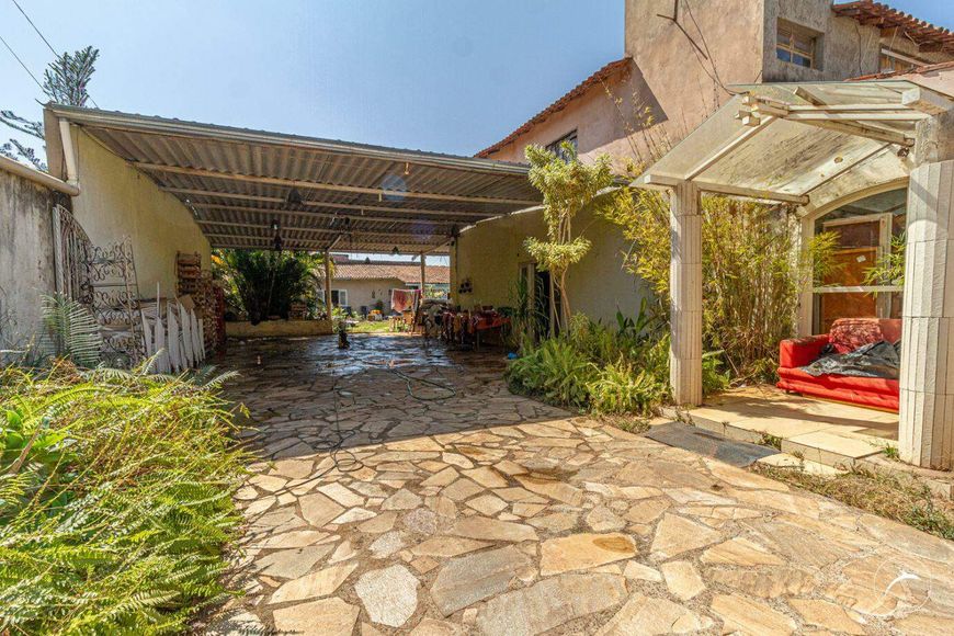 Refúgio Sofisticado com Piscina: Sobrado de 3 Quartos em Colônia Agrícola Samambaia