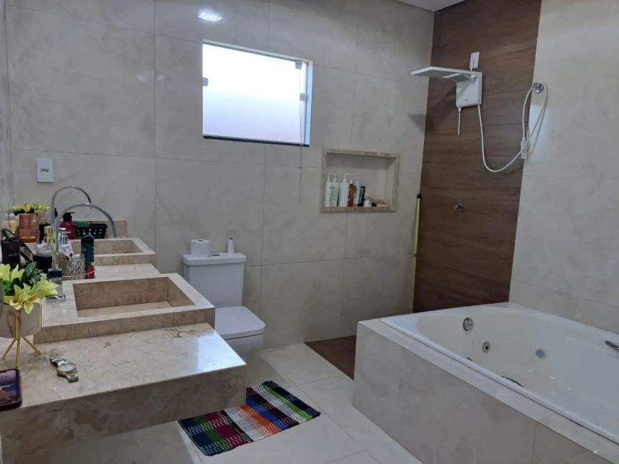 Excelente casa na 26 de setembro, lote 400m², 03 quartos 1 suíte, banheira, churrasqueira