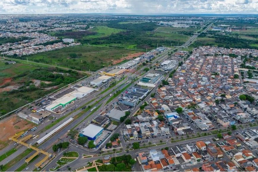 LOTE COMERCIAL DE 120m² NA QOF DA CANDANGOLÂNDIA ACEITA FINANCIAMENTO
