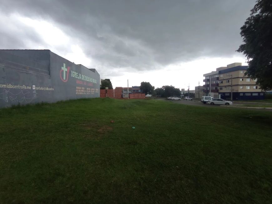 Terreno com 380m² de esquina à venda em Brasília