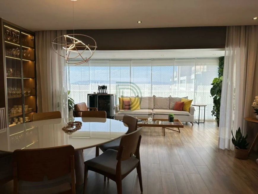 Lindo apartamento em excelente localização, condomínio completo.