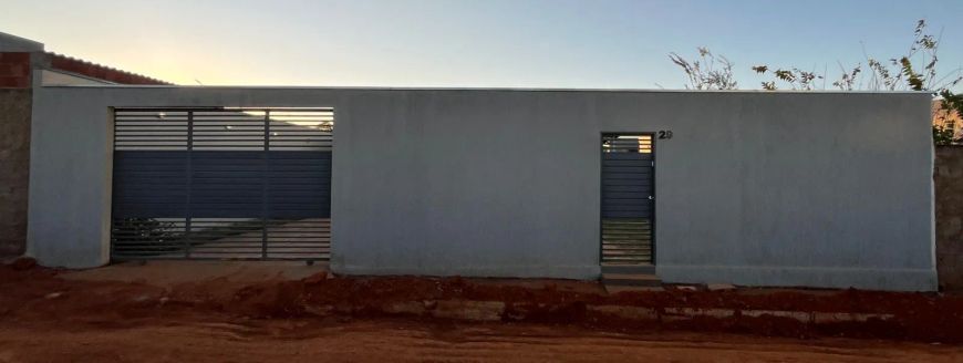 Vendo Excelente Casa na rua 02, 26 de Setembro 3 quartos (sendo 1 suíte).