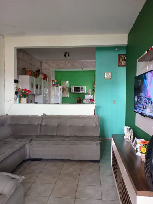 Sobrado na Vila Vicentina com 3 moradias, lote de 400 metros