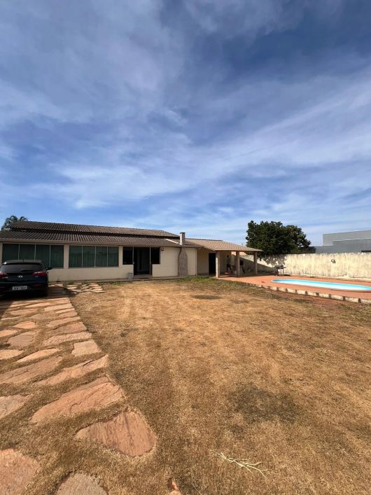 Imóvel para venda tem 200 metros quadrados com 3 quartos