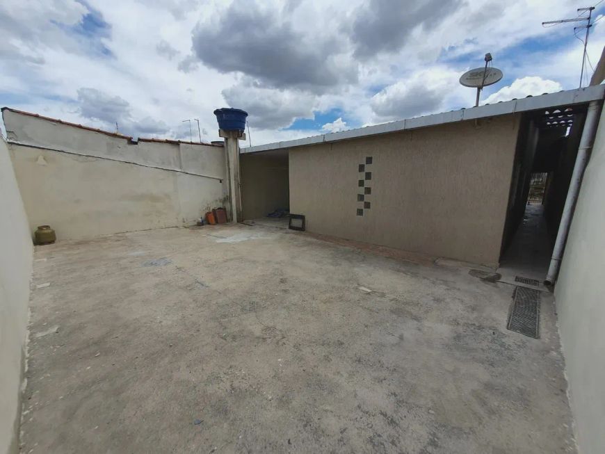 Vendo Linda Casa na QNM 40 da M norte
