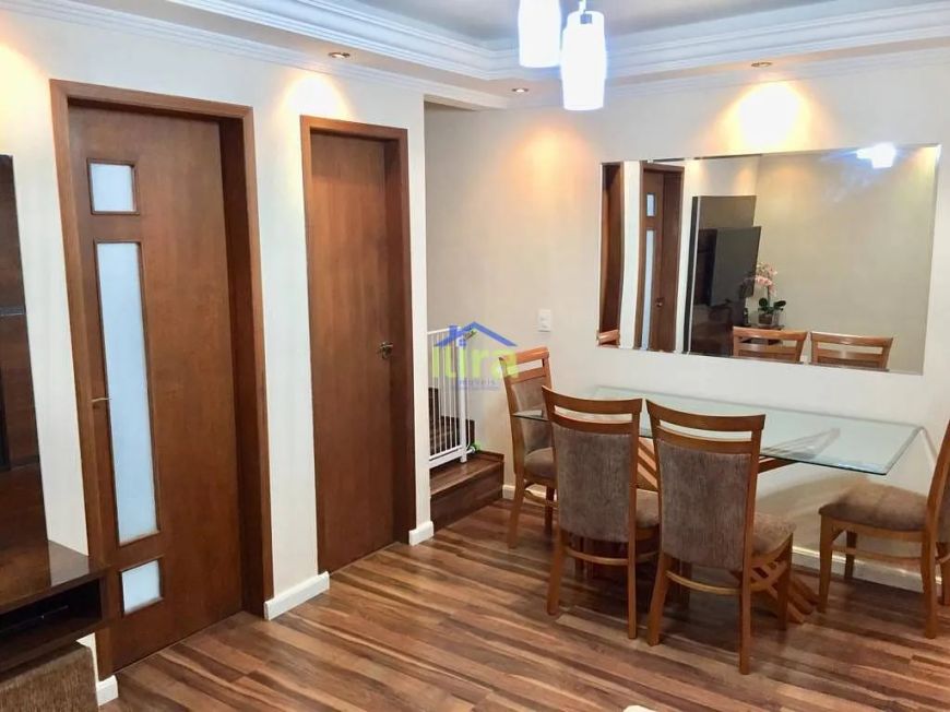 CASA EM CONDOMÍNIO FECHADO COM 90 M2, 2 DORMITÓRIOS COM ARMÁRIOS, VAGA DE GARAGEM INDIVIDUAL E QUIN