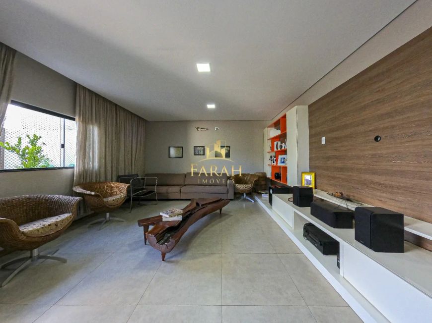 Casa 3 quartos sendo uma suíte Arniqueira DF