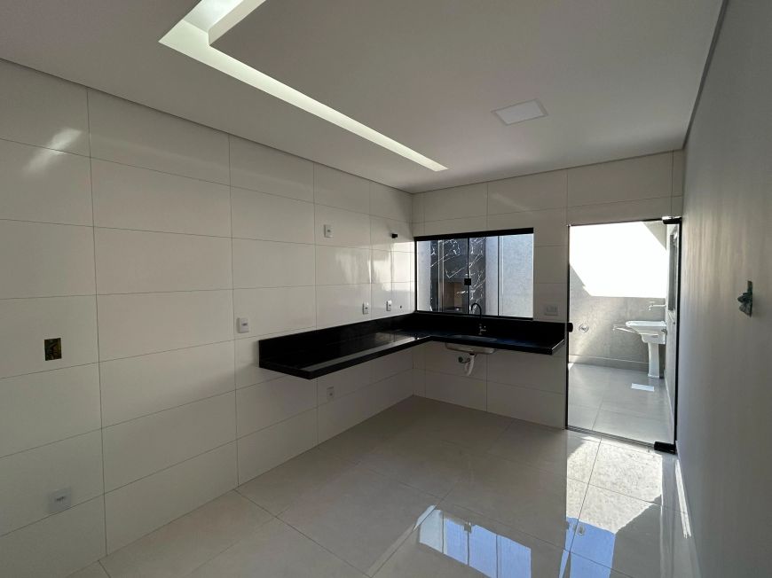 QNP 10 - CASA DE ALTO PADRÃO