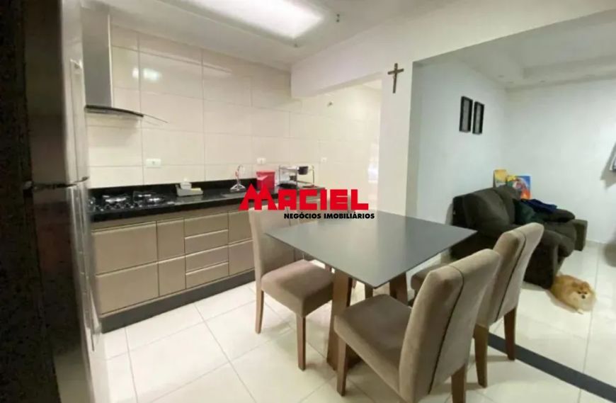 casa a venda no vista verde com 3 dormitorios sendo uma suíte.